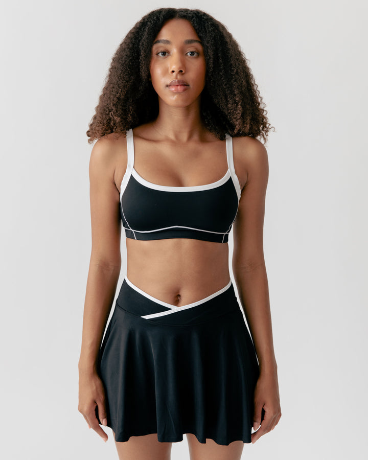 Scoop-neck Sports Bra