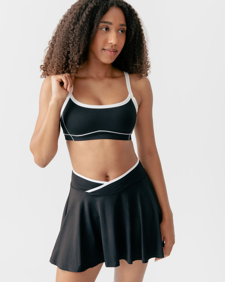 Scoop-neck Sports Bra