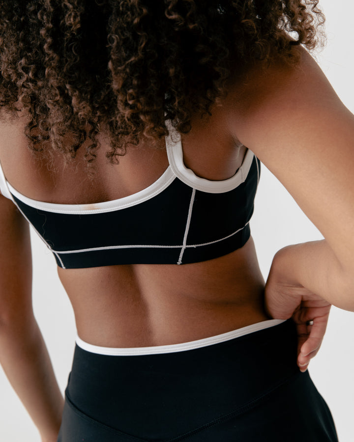 Scoop-neck Sports Bra